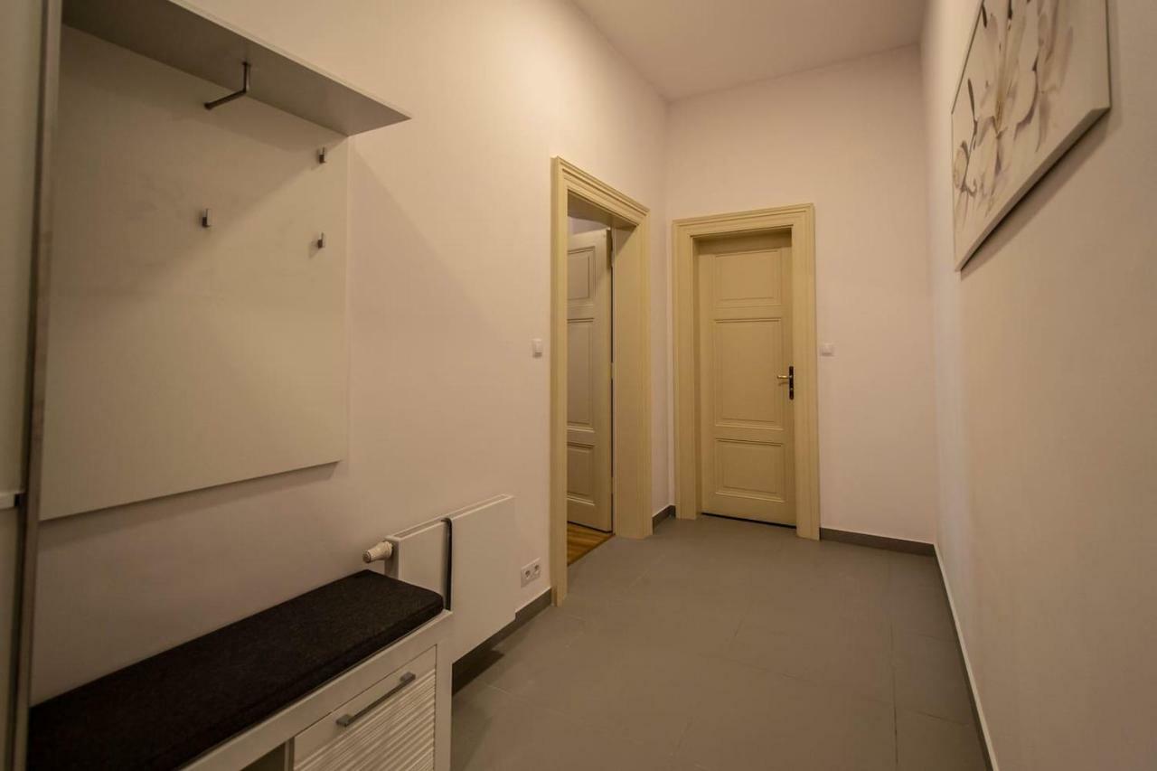 Design 3Bdr Apartment In Residence, Free Parking 프라하 외부 사진