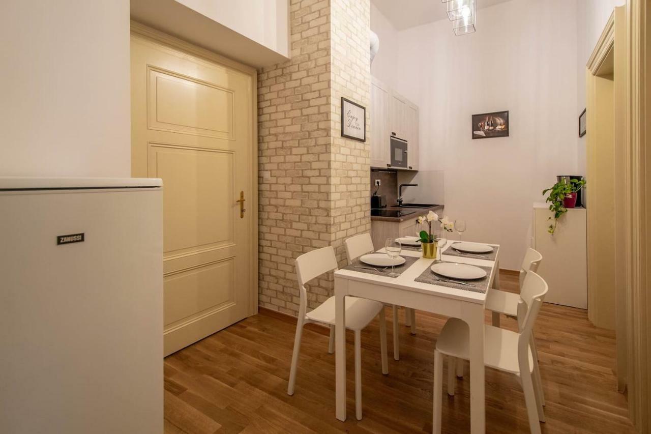 Design 3Bdr Apartment In Residence, Free Parking 프라하 외부 사진